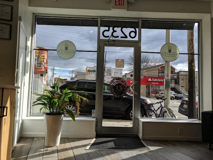 Shaky's Juicebar & Cafe Picture 1
