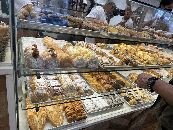 Petite B Bakery Picture 10