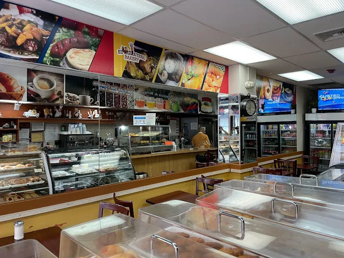 El Carretero Bakery Picture 7