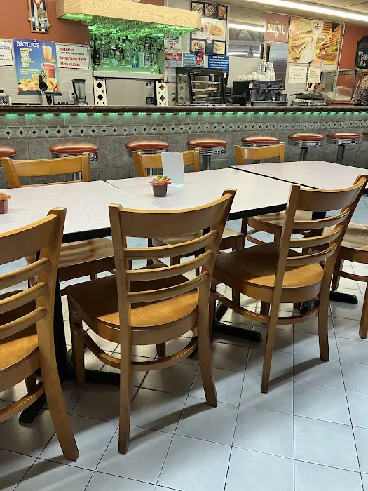 Extra Super Restaurant Picture 3