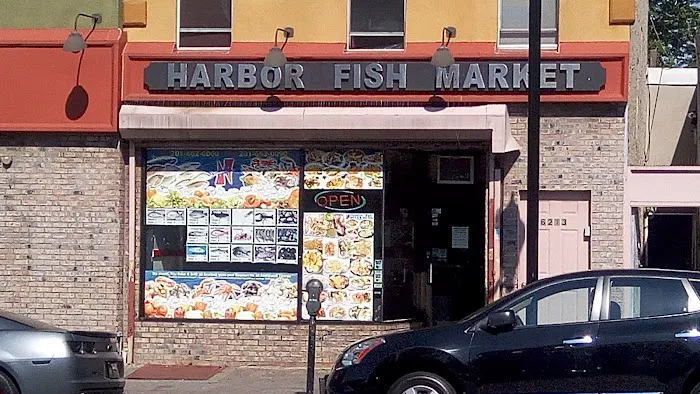 Harbor Fish Market Picture 6