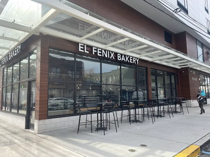El Fenix Bakery III Picture 8