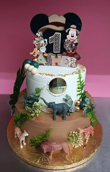 El Fenix Bakery III Picture 9