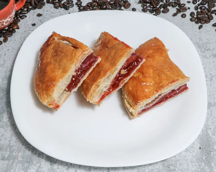 El Fenix Bakery III Picture 5