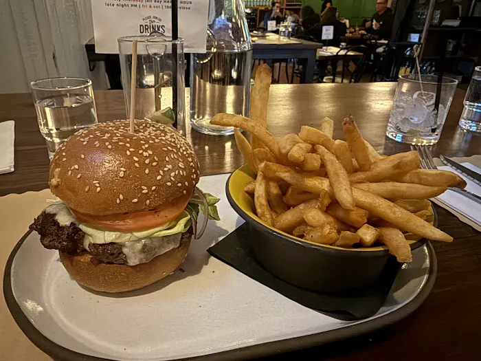 Harry’s Food and Drink Picture 10