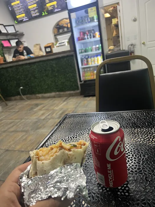 CHICKLETTO RESTAURANT Picture 6
