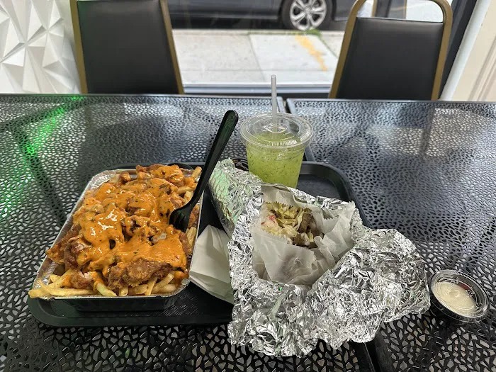 CHICKLETTO RESTAURANT Picture 4