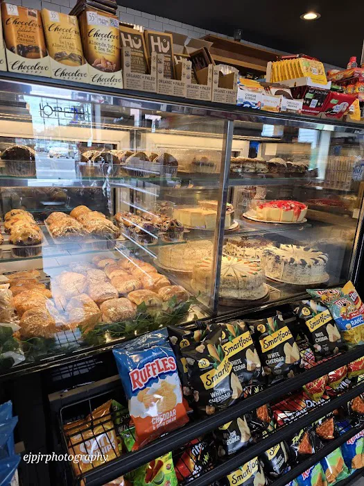 Eats on 79 Marketplace Picture 2