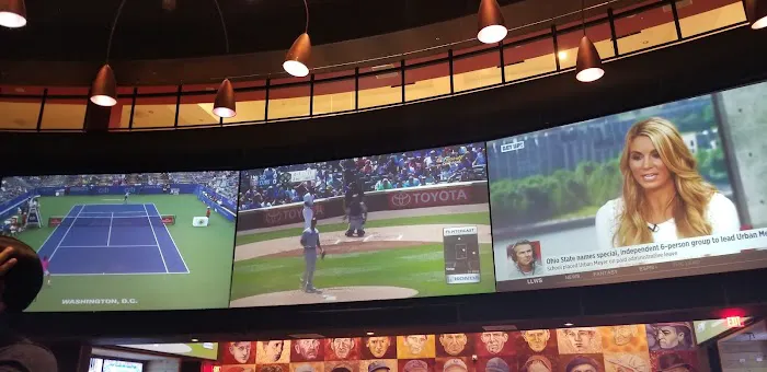 Victory Sports Bar Picture 3