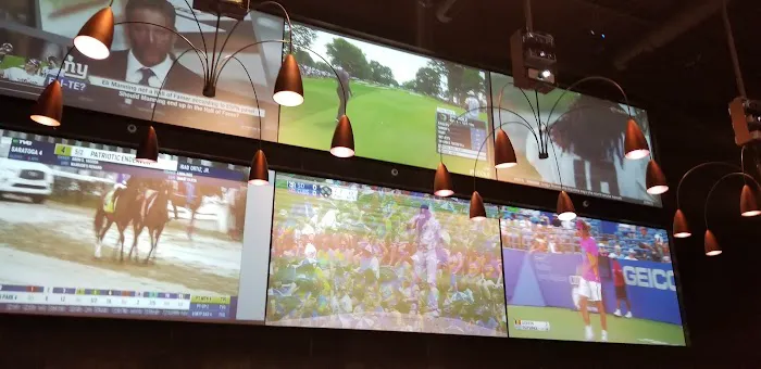 Victory Sports Bar Picture 7
