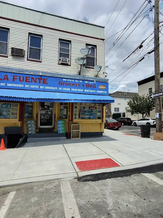 La Fuente Deli Grocery Picture 4