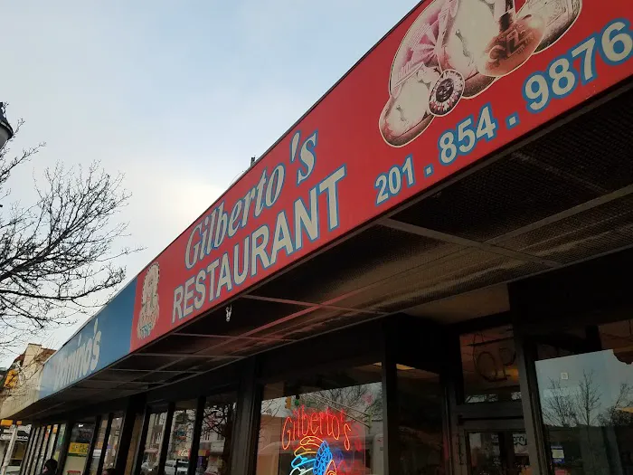 Gilberto's Cafeteria Picture 6