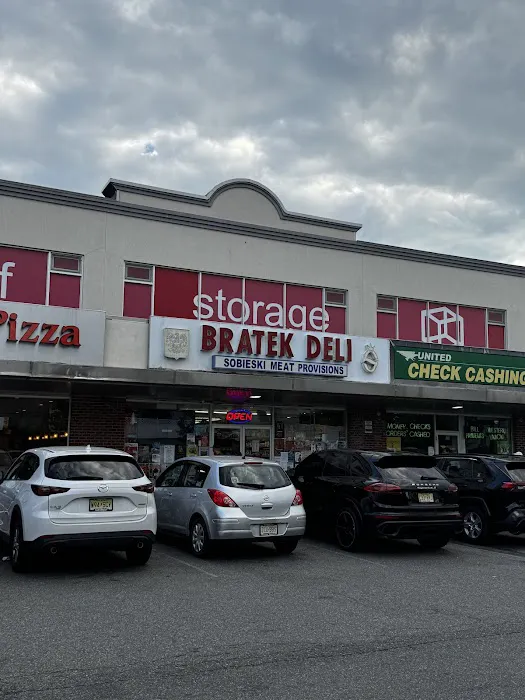 Bratek Deli Picture 7