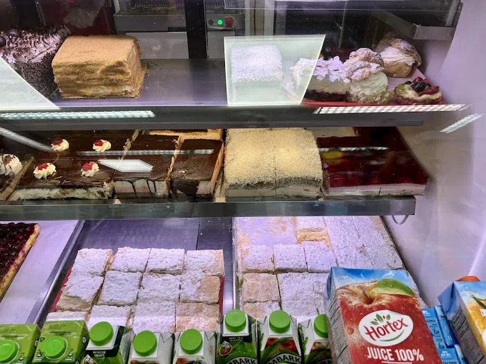 Bratek Deli Picture 6