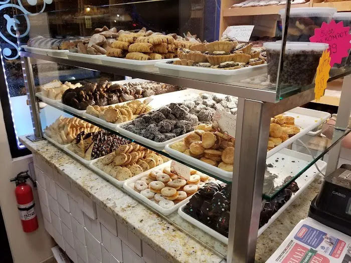 Tomi Bakery Picture 10