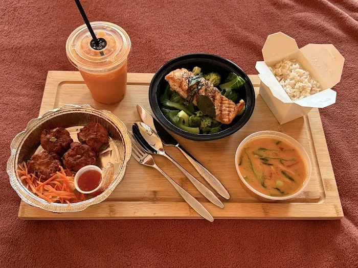 Racha thai Restaurant Picture 4