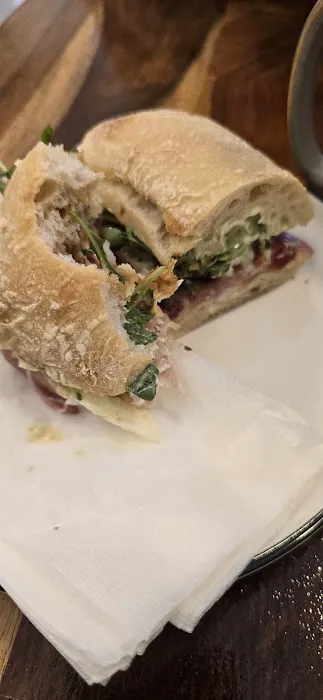 Colias Cafe Picture 5