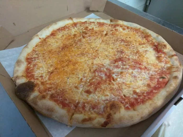 3 Guys Pizzeria Picture 6