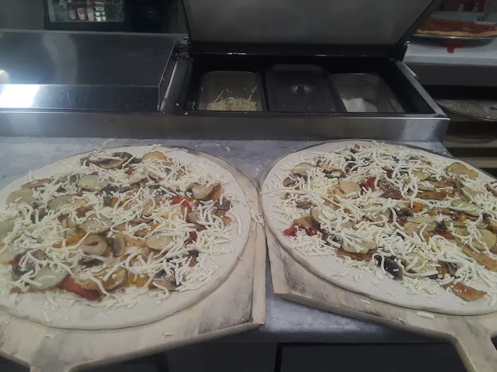 Vito's Pizza Picture 4