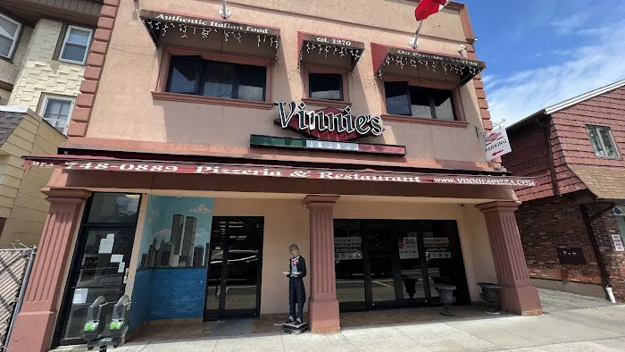 Vinnie's Pizzeria & Restaurant Picture 2