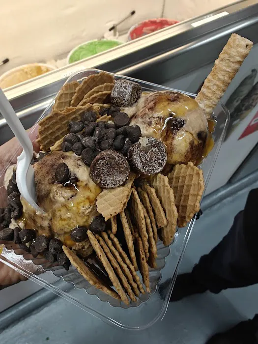 Luis Ice Cream LLC Picture 7