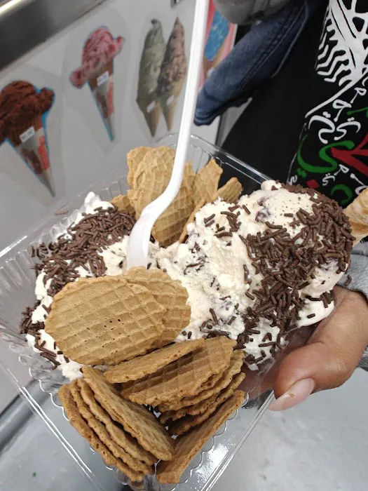 Luis Ice Cream LLC Picture 3