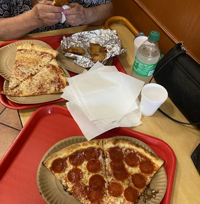 Roberto's Pizza Cafe Picture 10
