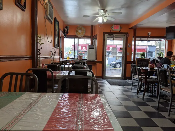Mike's Restaurant Picture 6