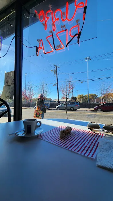 Rizzo Bakery & Pizzeria Picture 4