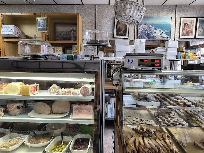 Rizzo Bakery & Pizzeria Picture 9