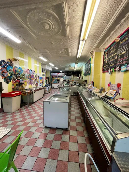 Dahlia's Ice Cream Spot Picture 10