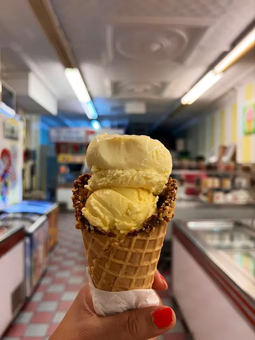 Dahlia's Ice Cream Spot Picture 8