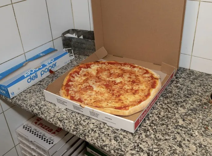 Gino's Pizzeria Picture 10