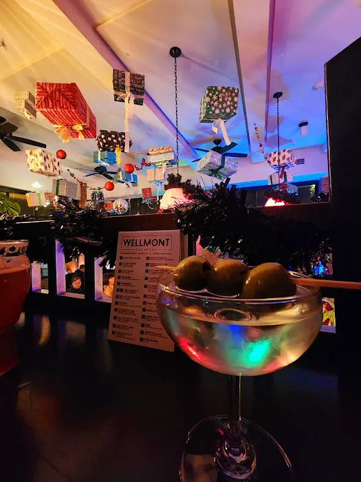 Pharmacie Bar + Kitchen Picture 1