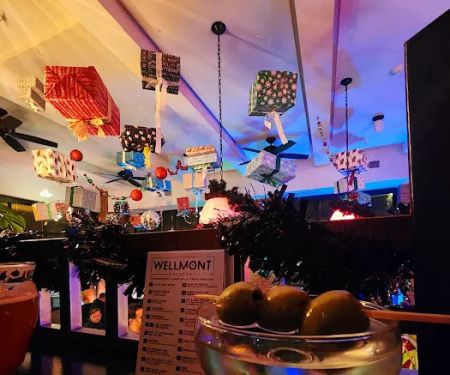 Pharmacie Bar + Kitchen