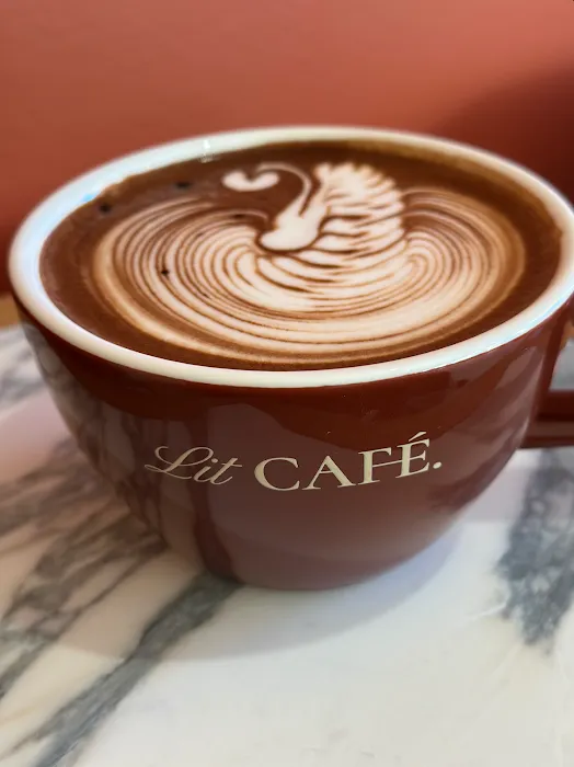 LIT CAFE Picture 2
