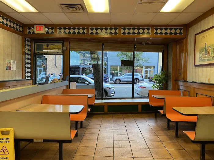 Golden River Restaurant Picture 3