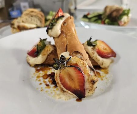 Cannoli Bar