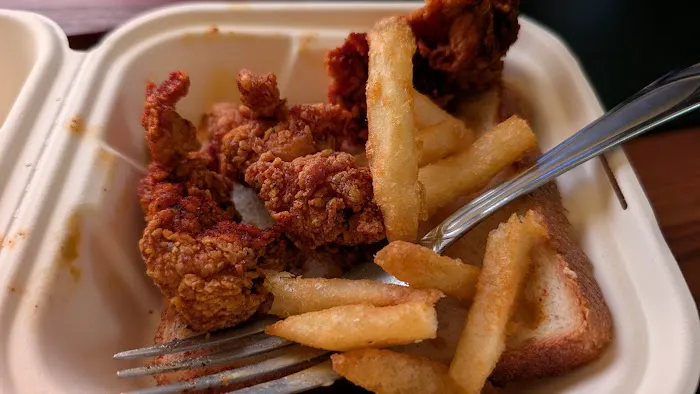 Rooster's Nashville Hot Chicken Picture 2