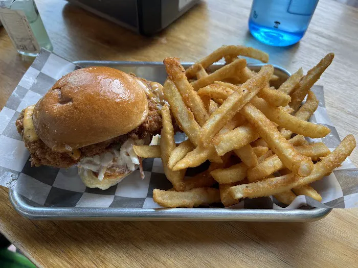 Rooster's Nashville Hot Chicken Picture 7