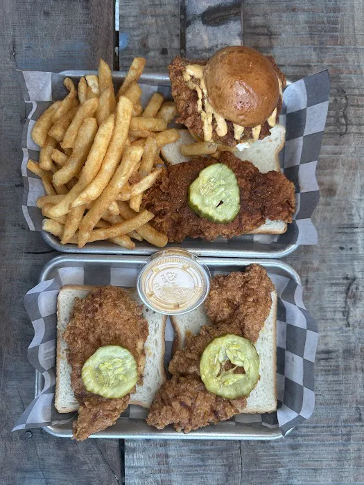 Rooster's Nashville Hot Chicken Picture 4