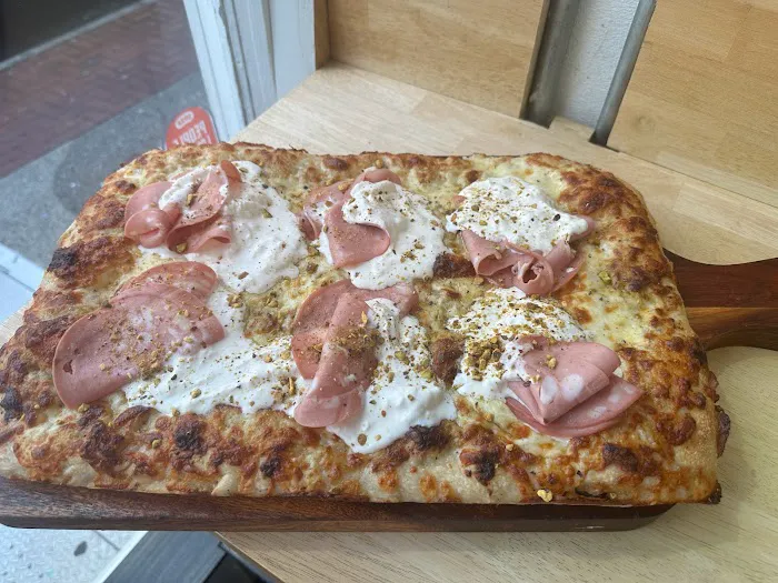 Teglia Pizza Bar Picture 2