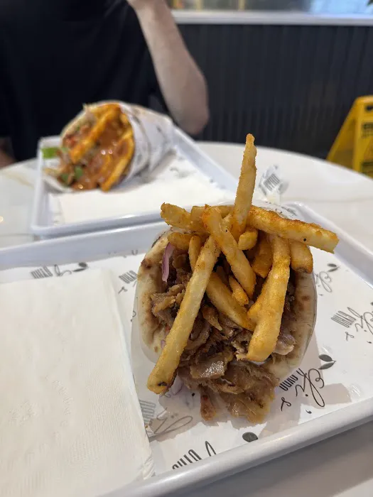 Efi's Gyro Picture 4
