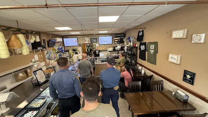 Giovannis Italian Deli Picture 3
