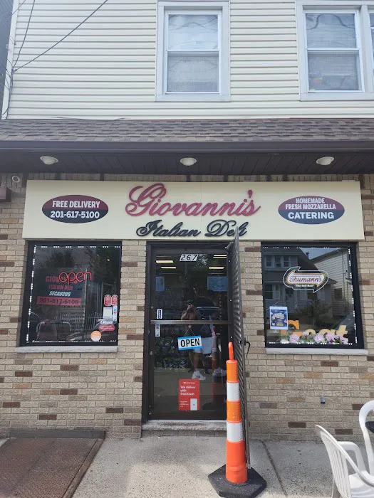 Giovannis Italian Deli Picture 8
