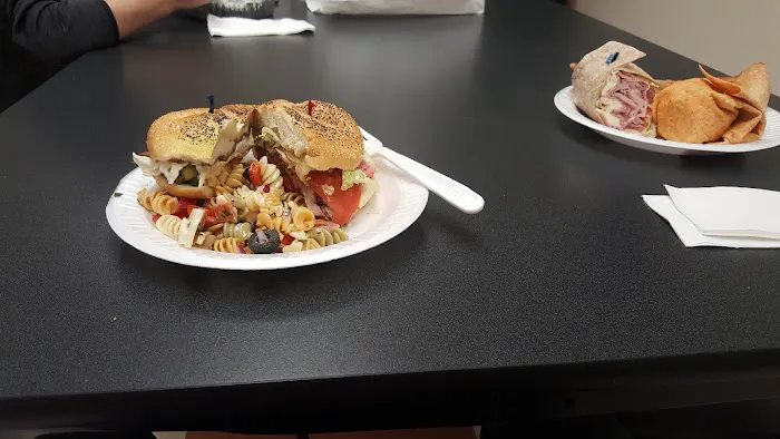 Giovannis Italian Deli Picture 4