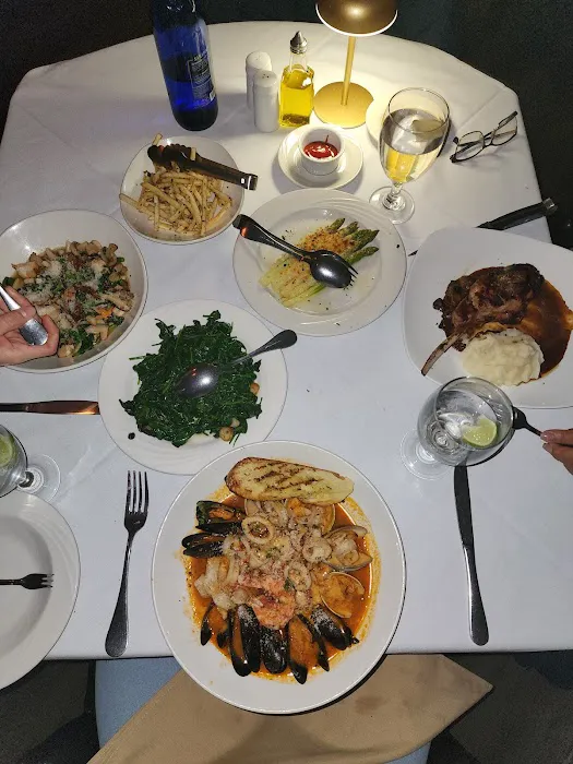 Bareli's Restaurant and Bar Picture 2