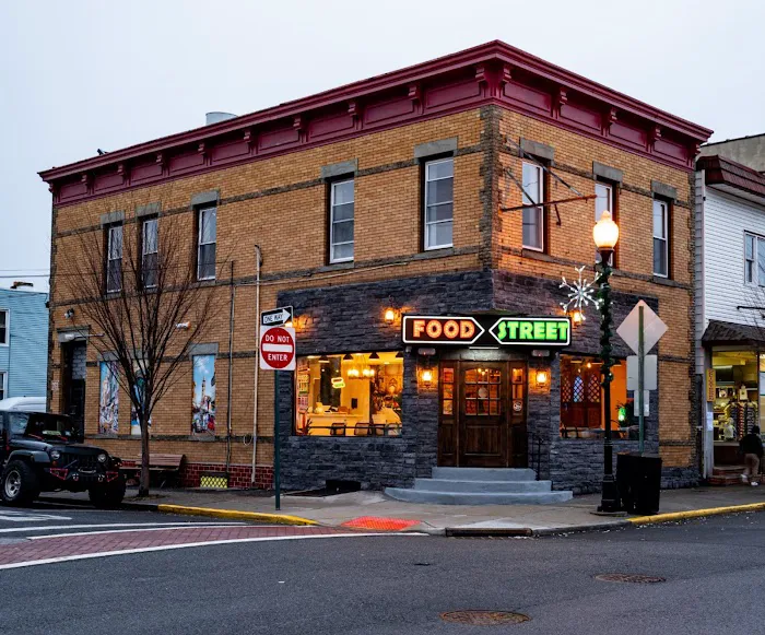 Food Street Picture 8