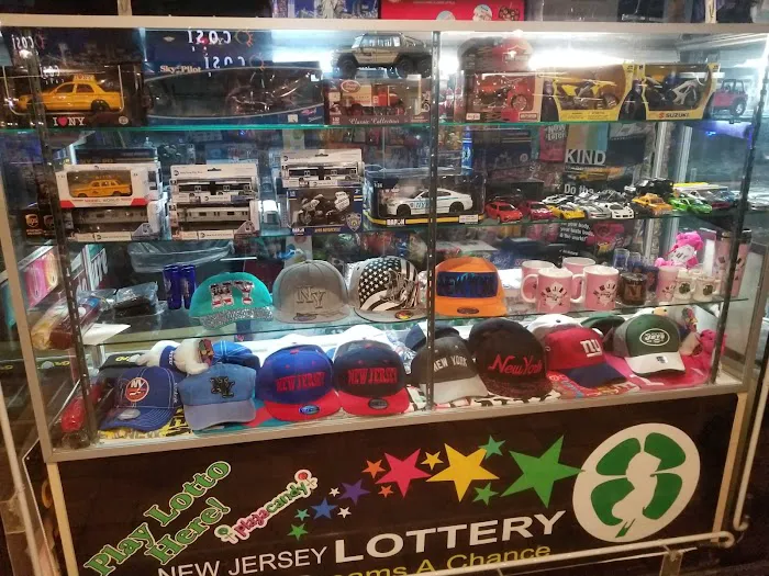 PLAZA CANDY LLC Picture 9