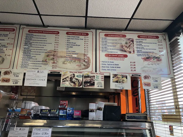 M&J Hot Bagel and Deli Picture 4